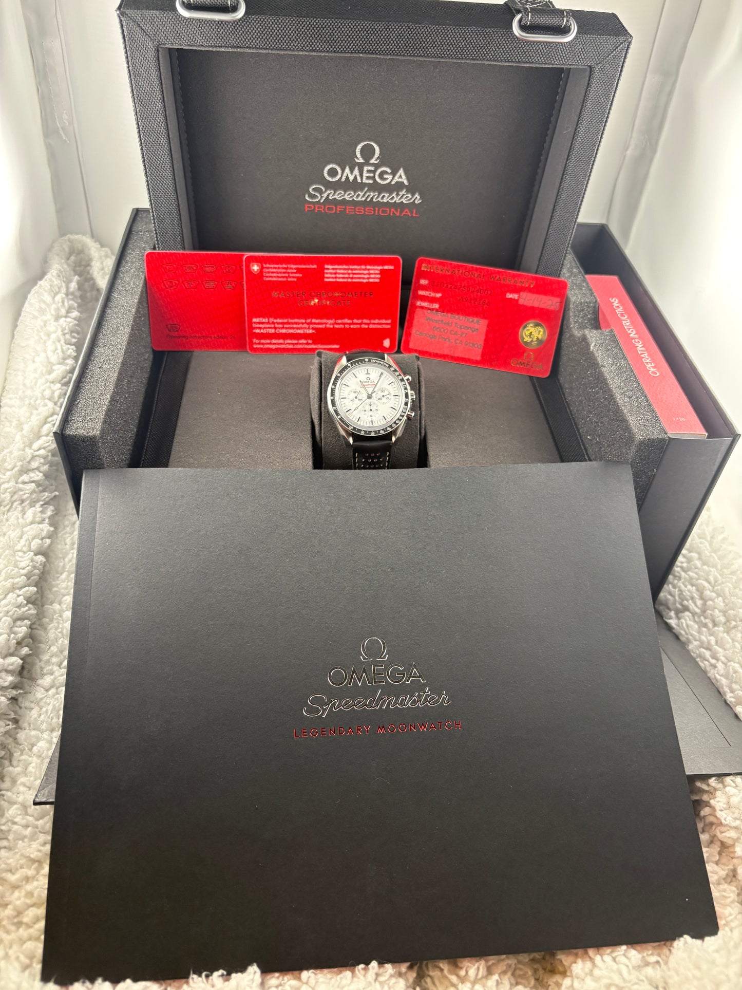 Pre-Owned 2025 Omega Speedmaster Moonwatch Professional White Dial – Ref. 310.32.42.50.04.002