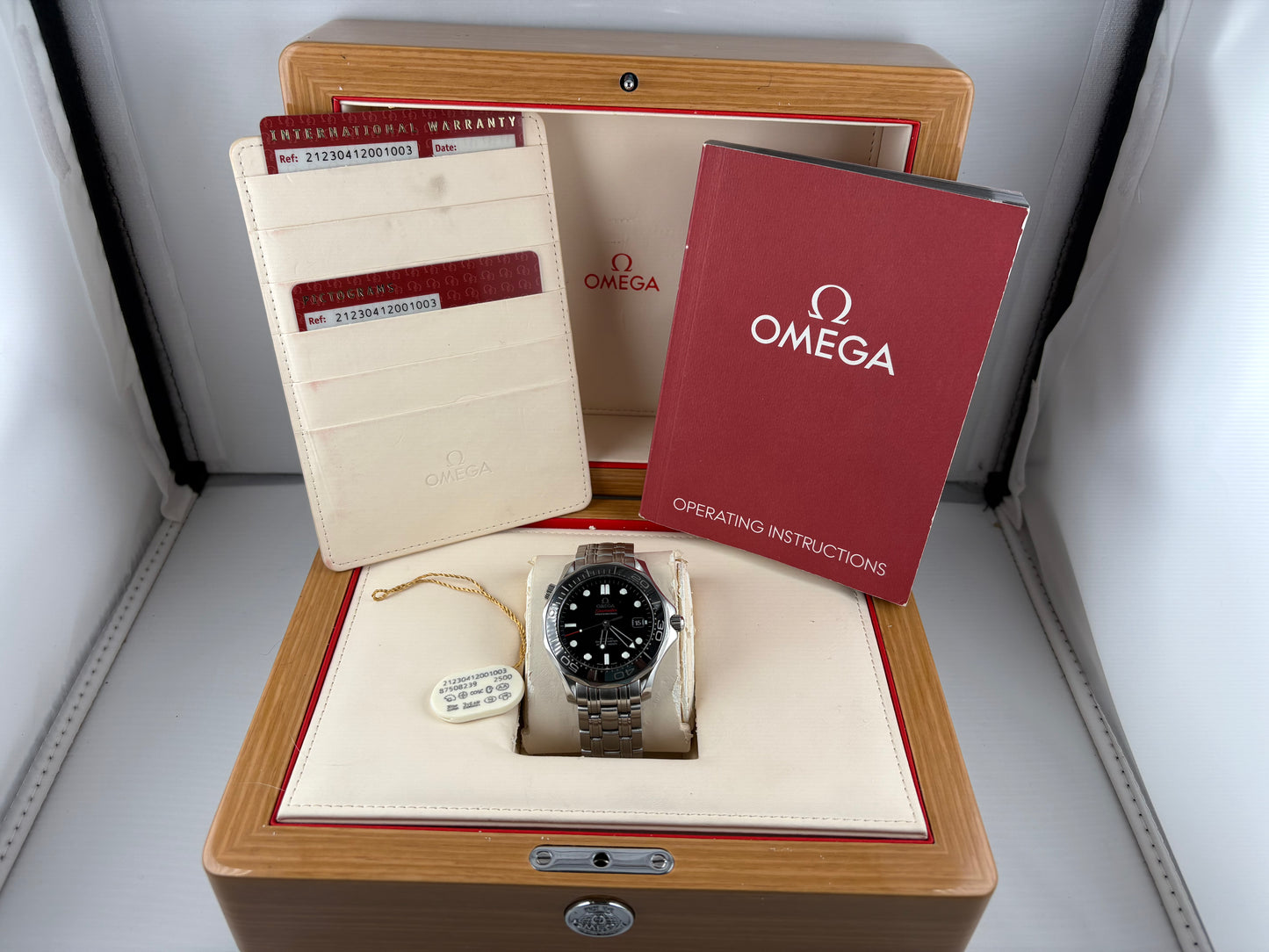 PRE OWNED-Omega Seamaster Diver 300M Ceramic Black Dial- Ref. 212.30.41.20.01.003- FULL SET