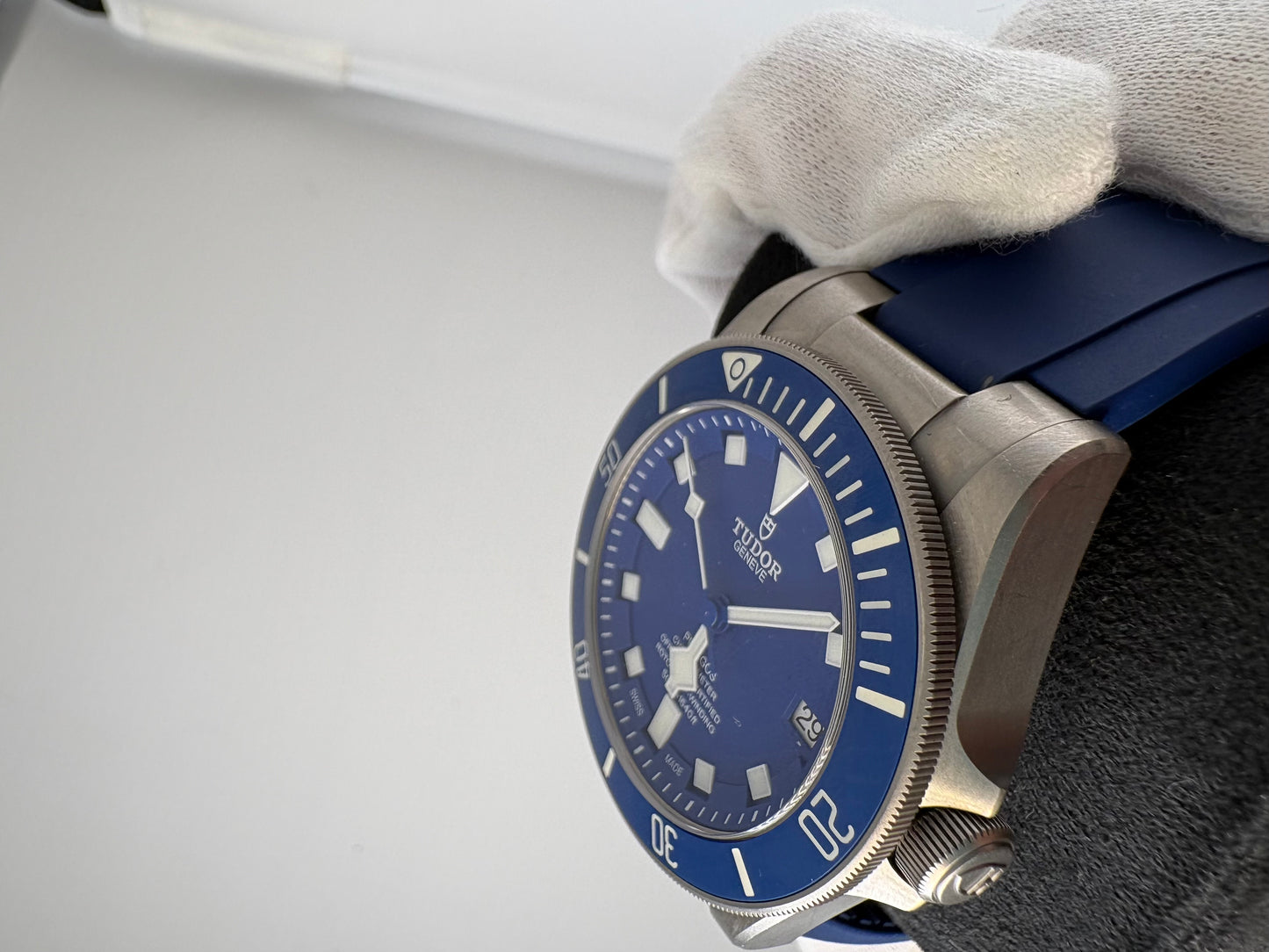 PRE OWNED-Tudor Pelagos 42mm "Blue Dial" – Ref. 25600TB (2021)