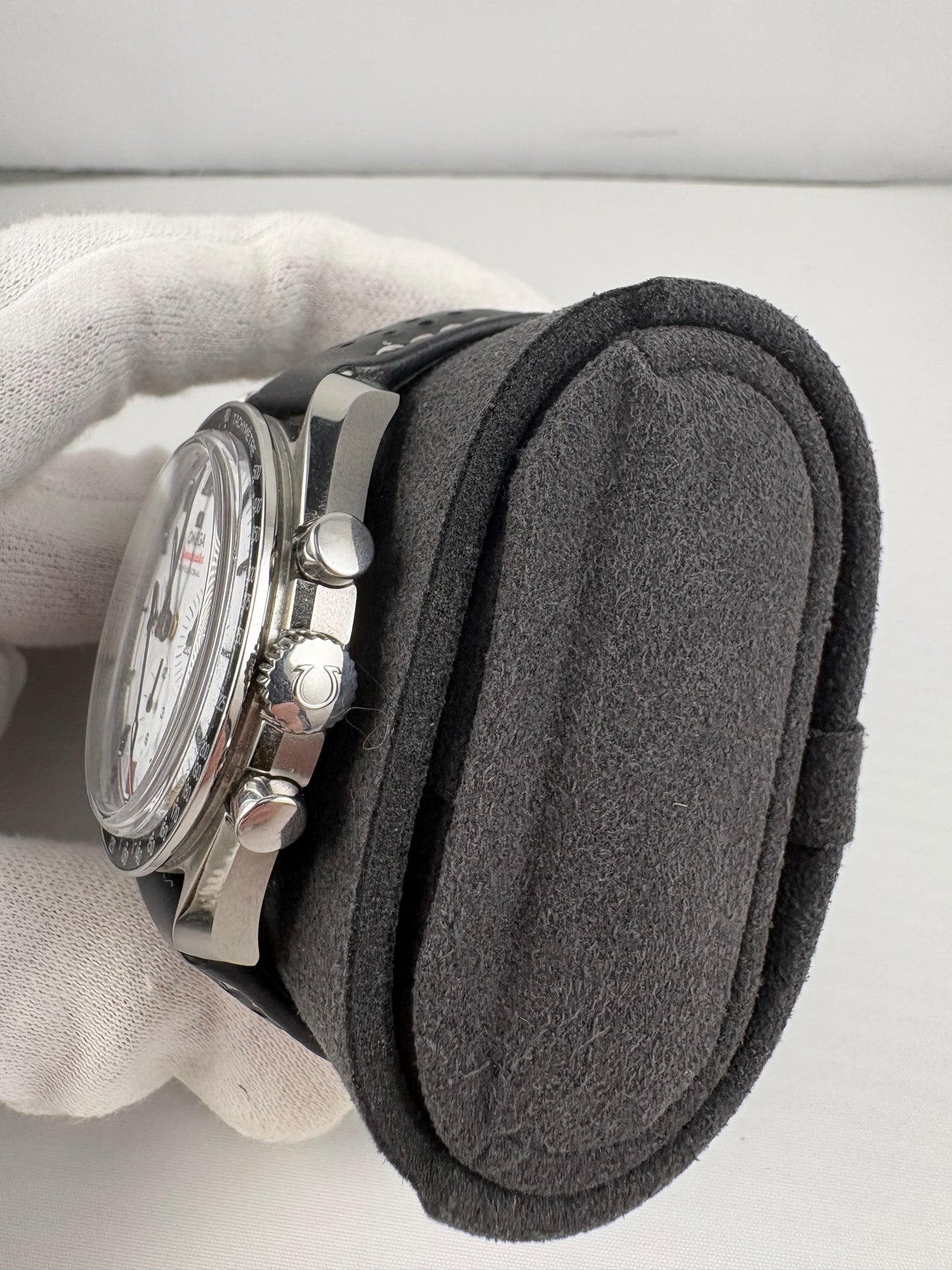 Pre-Owned 2025 Omega Speedmaster Moonwatch Professional White Dial – Ref. 310.32.42.50.04.002